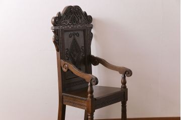 アンティーク雑貨　イギリスビンテージ　オーク材　凝った彫刻が目を引くアームチェア(椅子、ダイニングチェア)(2)