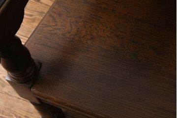 アンティーク雑貨　イギリスビンテージ　オーク材　凝った彫刻が目を引くアームチェア(椅子、ダイニングチェア)(2)