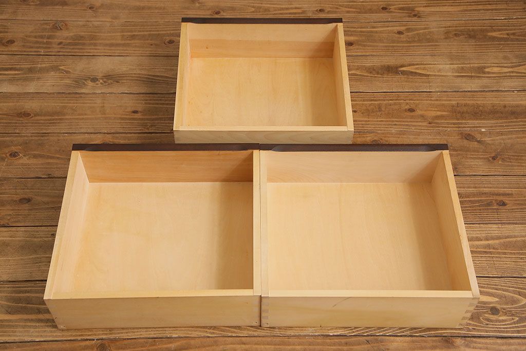 中古　美品　北海道民芸家具　HM165K　収納力抜群のシックな食器棚(カップボード、キャビネット)(定価約57万円)