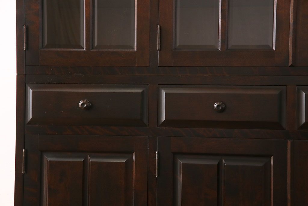 中古　美品　北海道民芸家具　HM165K　収納力抜群のシックな食器棚(カップボード、キャビネット)(定価約57万円)