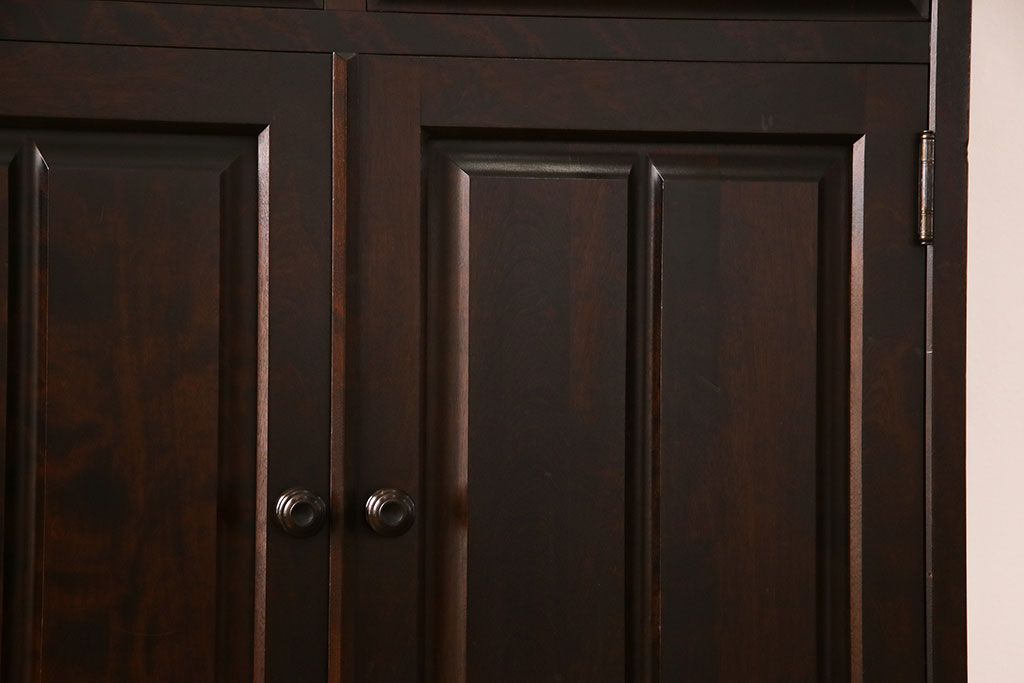 中古　美品　北海道民芸家具　HM165K　収納力抜群のシックな食器棚(カップボード、キャビネット)(定価約57万円)