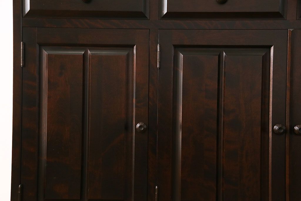 中古　美品　北海道民芸家具　HM165K　収納力抜群のシックな食器棚(カップボード、キャビネット)(定価約57万円)