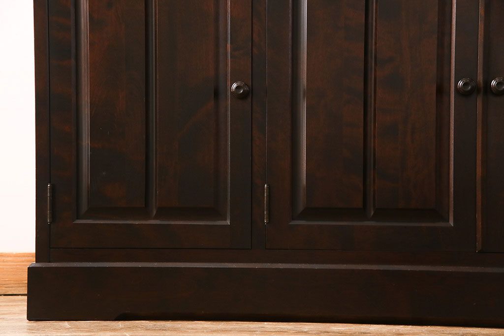 中古　美品　北海道民芸家具　HM165K　収納力抜群のシックな食器棚(カップボード、キャビネット)(定価約57万円)