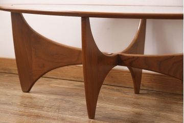 ヴィンテージ家具　北欧ビンテージ　G-plan(ジープラン)　　チーク材　ガラストップがおしゃれなコーヒーテーブル(センターテーブル)
