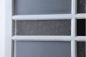 ペイント家具　色ガラス入り!十字の格子がおしゃれなガラス戸(引き戸、建具)(2枚組)