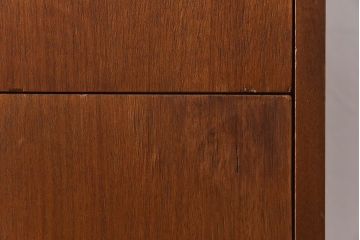 ヴィンテージ家具　北欧ビンテージ　チーク材　スタイリッシュなデザインのチェスト(引き出し・サイドチェスト)