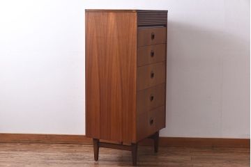 ヴィンテージ家具　北欧ビンテージ　チーク材　スタイリッシュなデザインのチェスト(引き出し・サイドチェスト)
