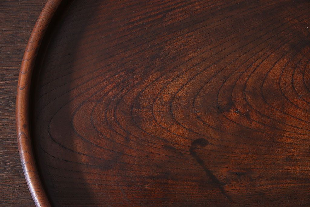 アンティーク雑貨　和製アンティーク　飴色の風合いが美しい丸盆(お盆、トレー)