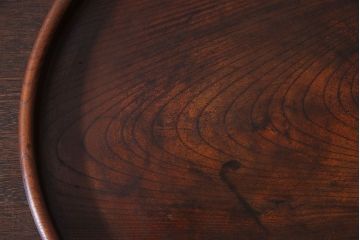 アンティーク雑貨　和製アンティーク　飴色の風合いが美しい丸盆(お盆、トレー)