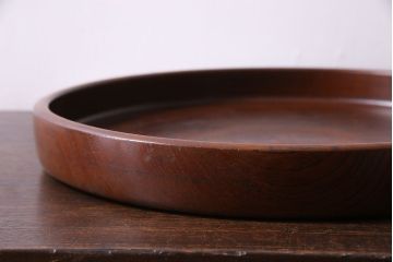 アンティーク雑貨　和製アンティーク　飴色の風合いが美しい丸盆(お盆、トレー)