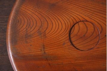 アンティーク雑貨　和製アンティーク　飴色の風合いが美しい丸盆(お盆、トレー)