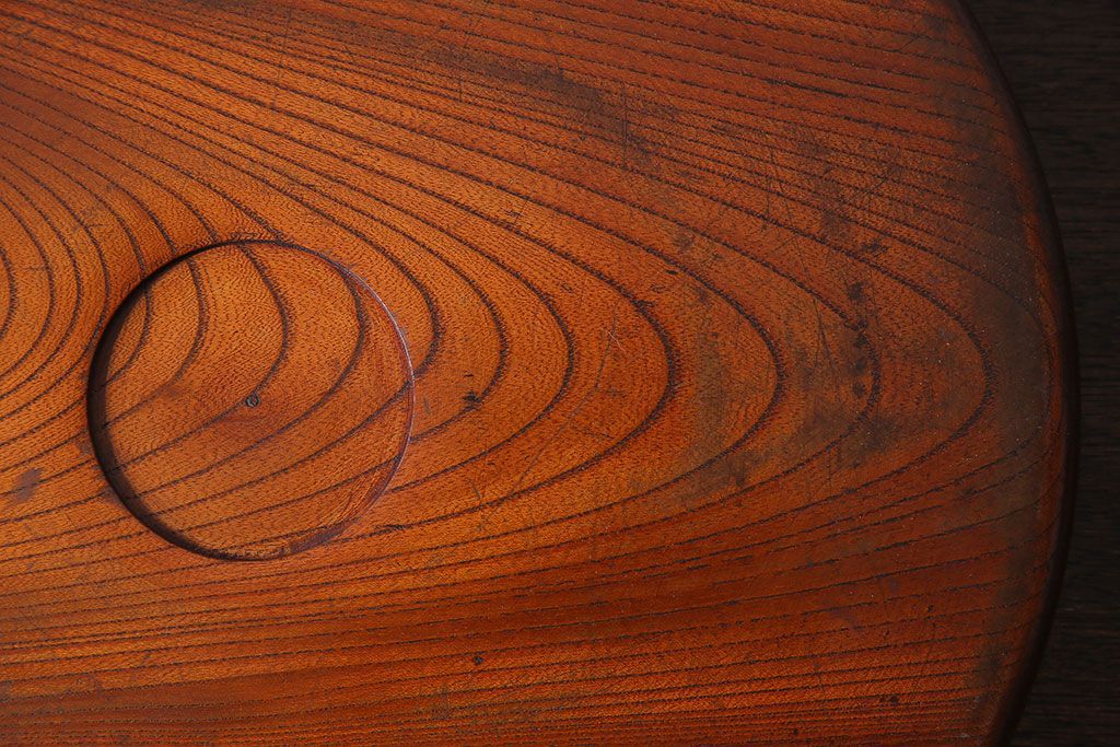 アンティーク雑貨　和製アンティーク　飴色の風合いが美しい丸盆(お盆、トレー)