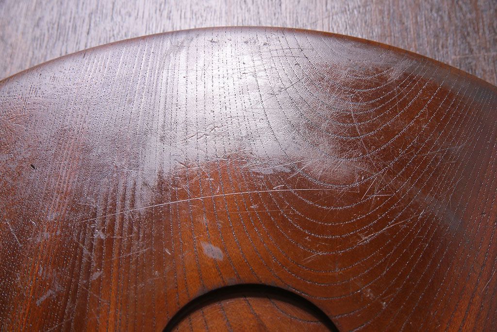 アンティーク雑貨　和製アンティーク　飴色の風合いが美しい丸盆(お盆、トレー)