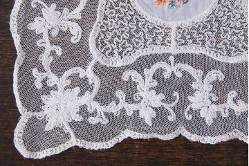 アンティーク雑貨　イギリスビンテージ　カラフルな花のプチポワン刺繍が愛らしいドイリー(レース、クロス)(1)