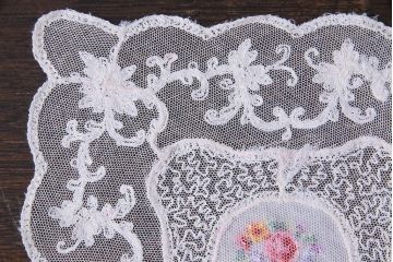 アンティーク雑貨　イギリスビンテージ　カラフルな花のプチポワン刺繍が愛らしいドイリー(レース、クロス)(1)