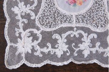 アンティーク雑貨　イギリスビンテージ　カラフルな花のプチポワン刺繍が愛らしいドイリー(レース、クロス)(1)