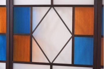 大正ロマン　色ガラス入り　レトロなデザインのガラス戸(引き戸、建具)4枚組