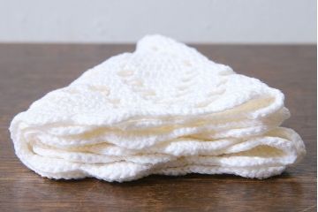 アンティーク雑貨　イギリス製　密に編まれたデザインが目を引くドイリー(レース、クロス)