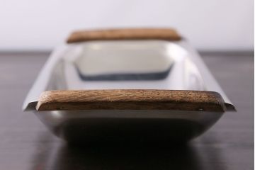 アンティーク雑貨　イギリスビンテージ　木製取っ手付き　舟形のデザインが魅力のステンレストレー(お盆)