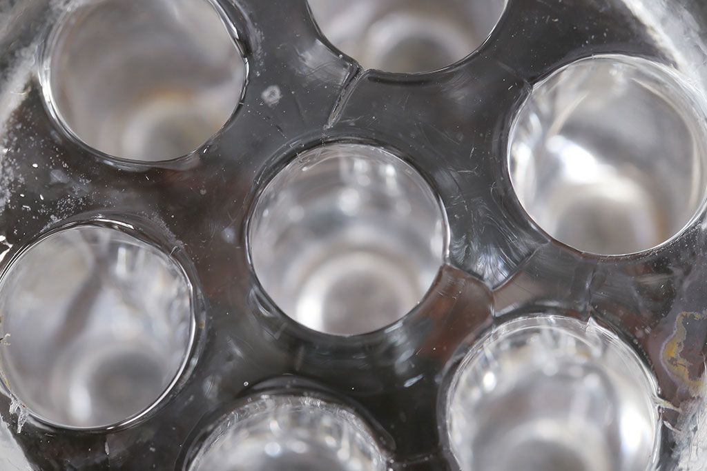 アンティーク雑貨　イギリス　シンプルなデザインのガラス製フラワーホルダー(ペン立て)