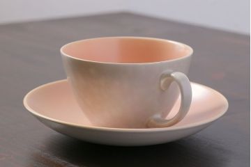 イギリスビンテージ　Poole Pottery(プール・ポタリー)　Twintone(ツイントーン)　Peach Bloom×Seagull　カップ&ソーサー