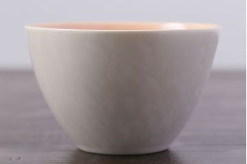 イギリスビンテージ　Poole Pottery(プール・ポタリー)　Twintone(ツイントーン)　Peach Bloom×Seagull　カップ&ソーサー