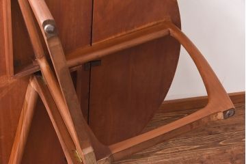 ヴィンテージ家具　G-plan(ジープラン)　北欧ビンテージ　チーク材　珍しいデザインのドロップリーフテーブル(ダイニングテーブル)