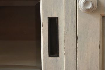 ペイント家具　ビンテージ　北海道民芸家具　HM135　アンティークカラーが魅力のサイドボード(サイドキャビネット、収納棚)