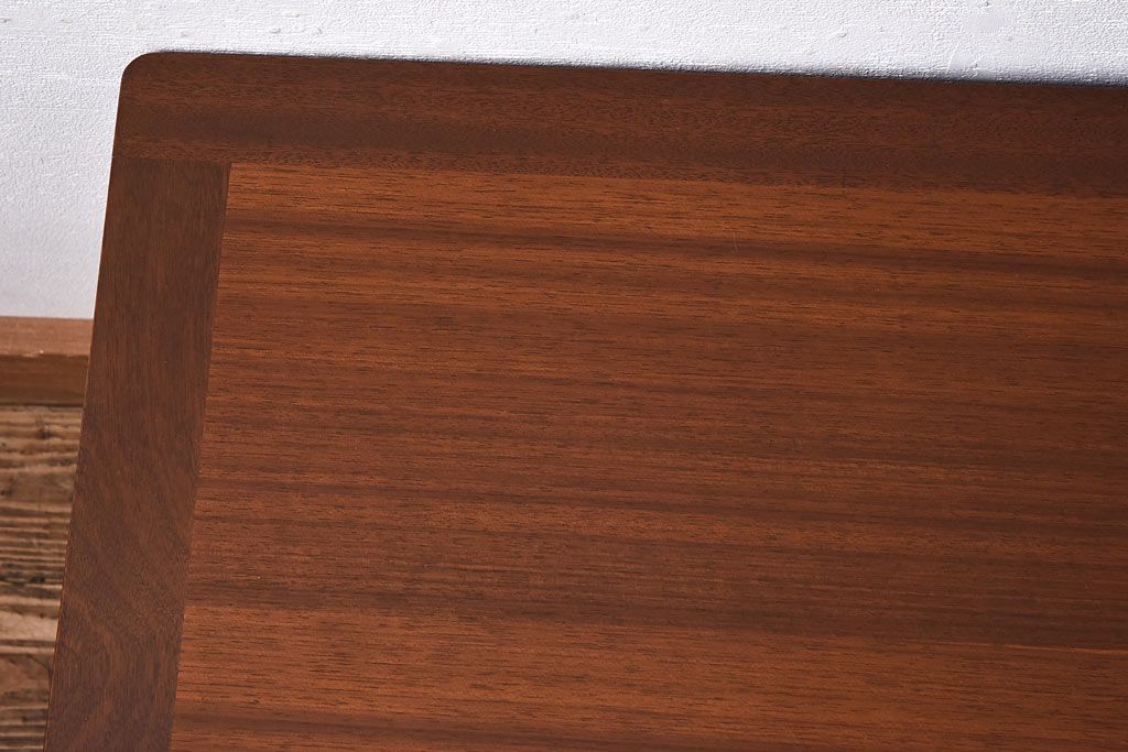 ヴィンテージ家具　G-plan(ジープラン)　北欧ビンテージ　チーク材　BBシリーズ　スタイリッシュなサイドテーブル(コーヒーテーブル)