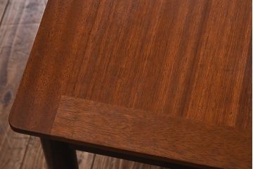 ヴィンテージ家具　G-plan(ジープラン)　北欧ビンテージ　チーク材　BBシリーズ　スタイリッシュなサイドテーブル(コーヒーテーブル)