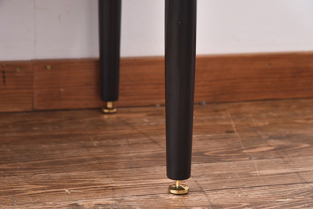 ヴィンテージ家具　G-plan(ジープラン)　北欧ビンテージ　チーク材　BBシリーズ　スタイリッシュなサイドテーブル(コーヒーテーブル)