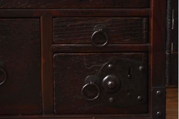 アンティーク家具　古民具　ケヤキ材　重厚な佇まいが魅力的な明治期の船箪笥(掛硯型、懸硯型、舟箪笥、タンス)(小)