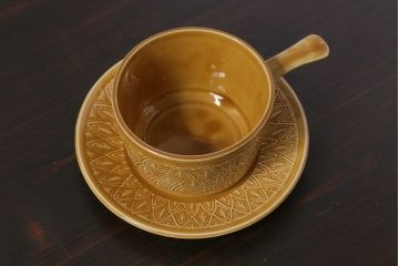 アンティーク雑貨　イギリスビンテージ　Staffordshire Potteries Ltd(スタッフォードシャーポタリー)　スープカップ&ソーサー(スープボウル)1客