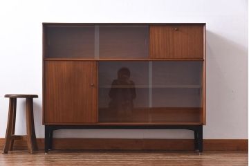 北欧家具　G-PLAN(ジープラン)　BBシリーズ(Black&Brass)のキャビネット(収納棚、サイドキャビネット)