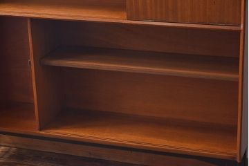 北欧家具　G-PLAN(ジープラン)　BBシリーズ(Black&Brass)のキャビネット(収納棚、サイドキャビネット)