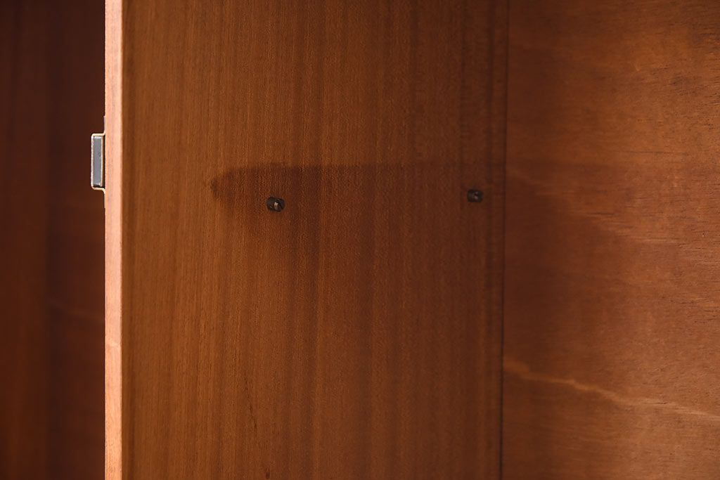 北欧家具　G-PLAN(ジープラン)　BBシリーズ(Black&Brass)のキャビネット(収納棚、サイドキャビネット)