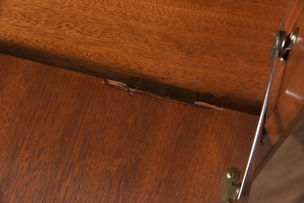 北欧家具　G-PLAN(ジープラン)　BBシリーズ(Black&Brass)のキャビネット(収納棚、サイドキャビネット)