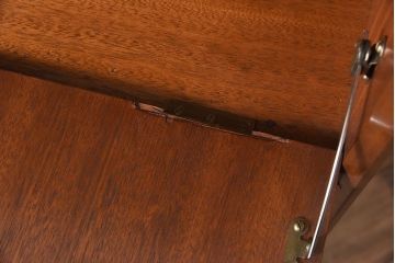 北欧家具　G-PLAN(ジープラン)　BBシリーズ(Black&Brass)のキャビネット(収納棚、サイドキャビネット)