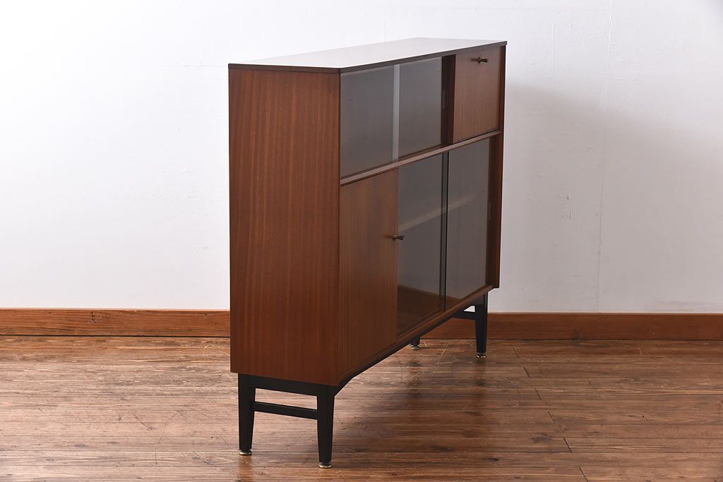 北欧家具　G-PLAN(ジープラン)　BBシリーズ(Black&Brass)のキャビネット(収納棚、サイドキャビネット)