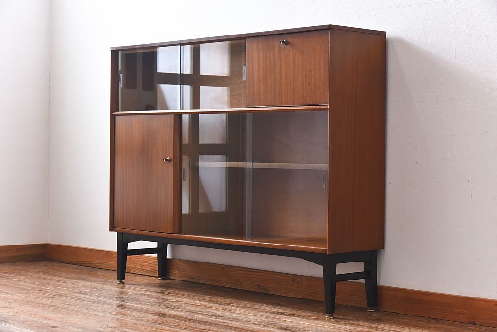 北欧家具　G-PLAN(ジープラン)　BBシリーズ(Black&Brass)のキャビネット(収納棚、サイドキャビネット)