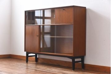 北欧家具　G-PLAN(ジープラン)　BBシリーズ(Black&Brass)のキャビネット(収納棚、サイドキャビネット)