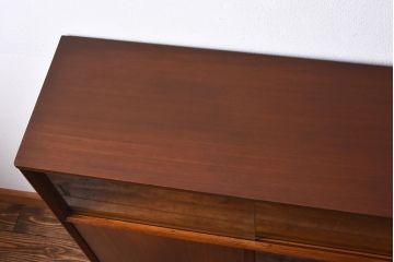 北欧家具　G-PLAN(ジープラン)　BBシリーズ(Black&Brass)のキャビネット(収納棚、サイドキャビネット)