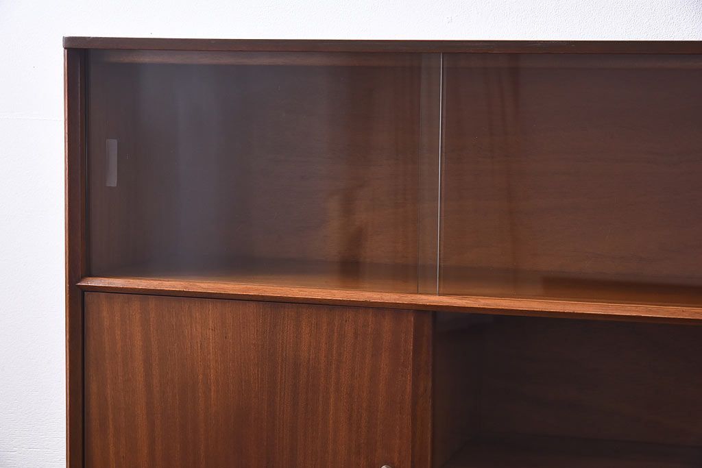 北欧家具　G-PLAN(ジープラン)　BBシリーズ(Black&Brass)のキャビネット(収納棚、サイドキャビネット)