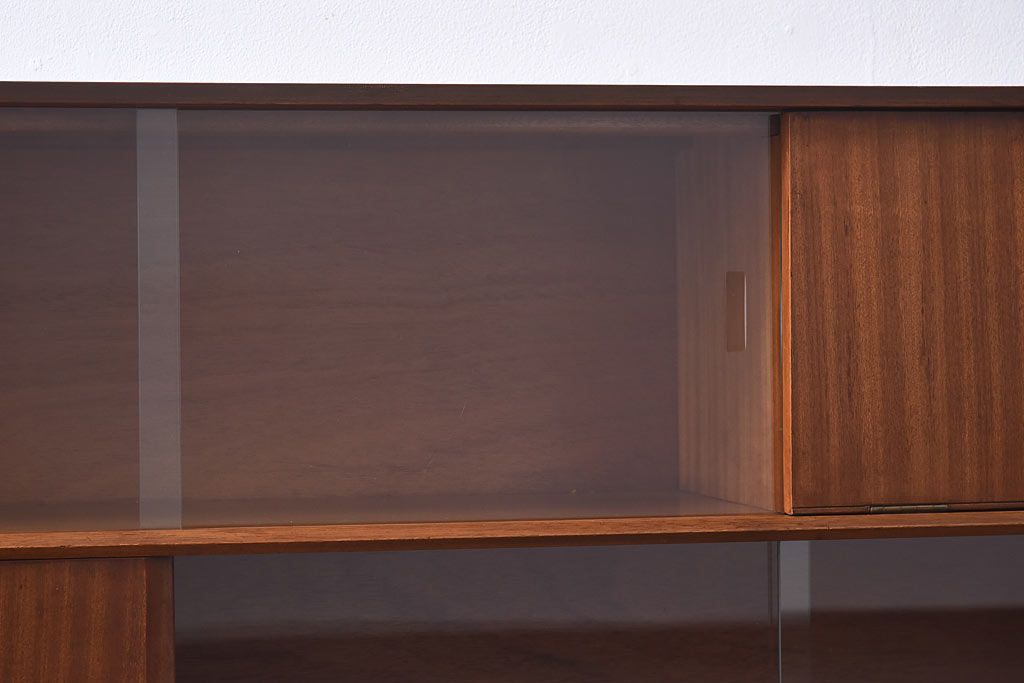 北欧家具　G-PLAN(ジープラン)　BBシリーズ(Black&Brass)のキャビネット(収納棚、サイドキャビネット)