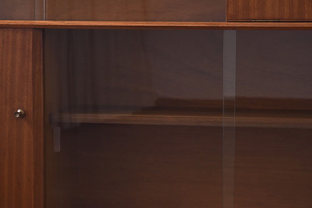 北欧家具　G-PLAN(ジープラン)　BBシリーズ(Black&Brass)のキャビネット(収納棚、サイドキャビネット)