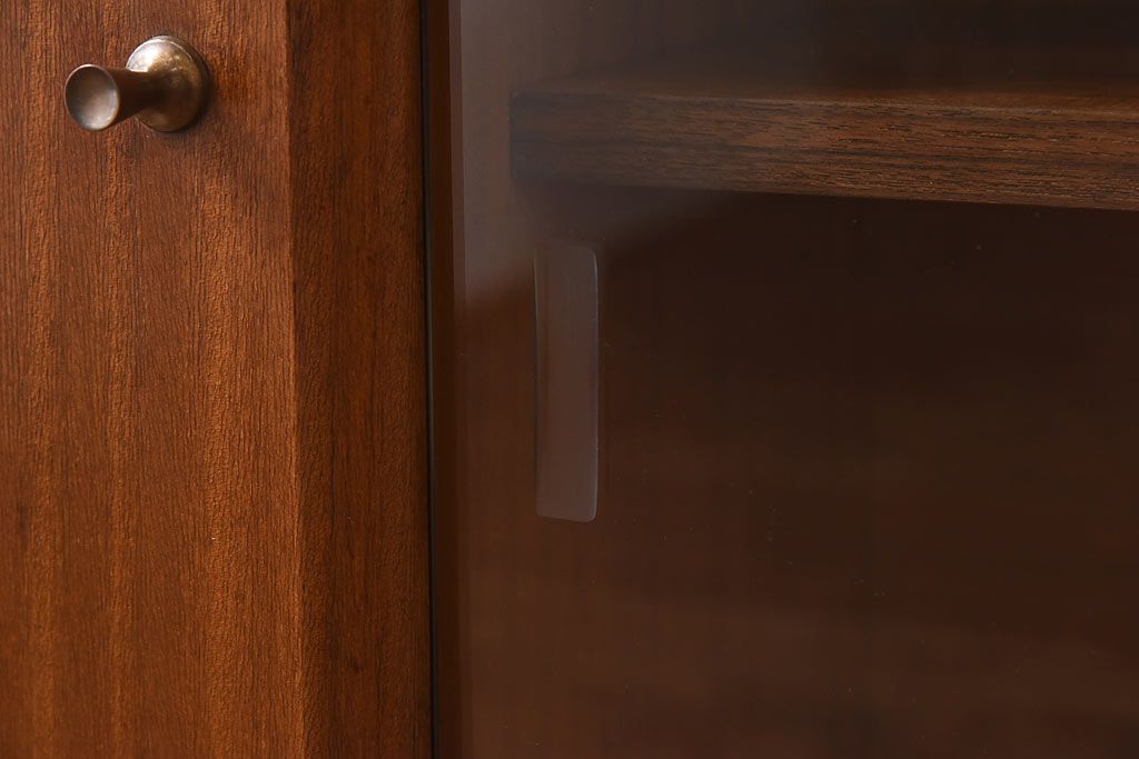 北欧家具　G-PLAN(ジープラン)　BBシリーズ(Black&Brass)のキャビネット(収納棚、サイドキャビネット)