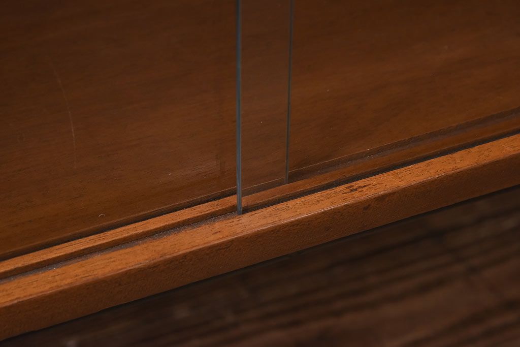 北欧家具　G-PLAN(ジープラン)　BBシリーズ(Black&Brass)のキャビネット(収納棚、サイドキャビネット)