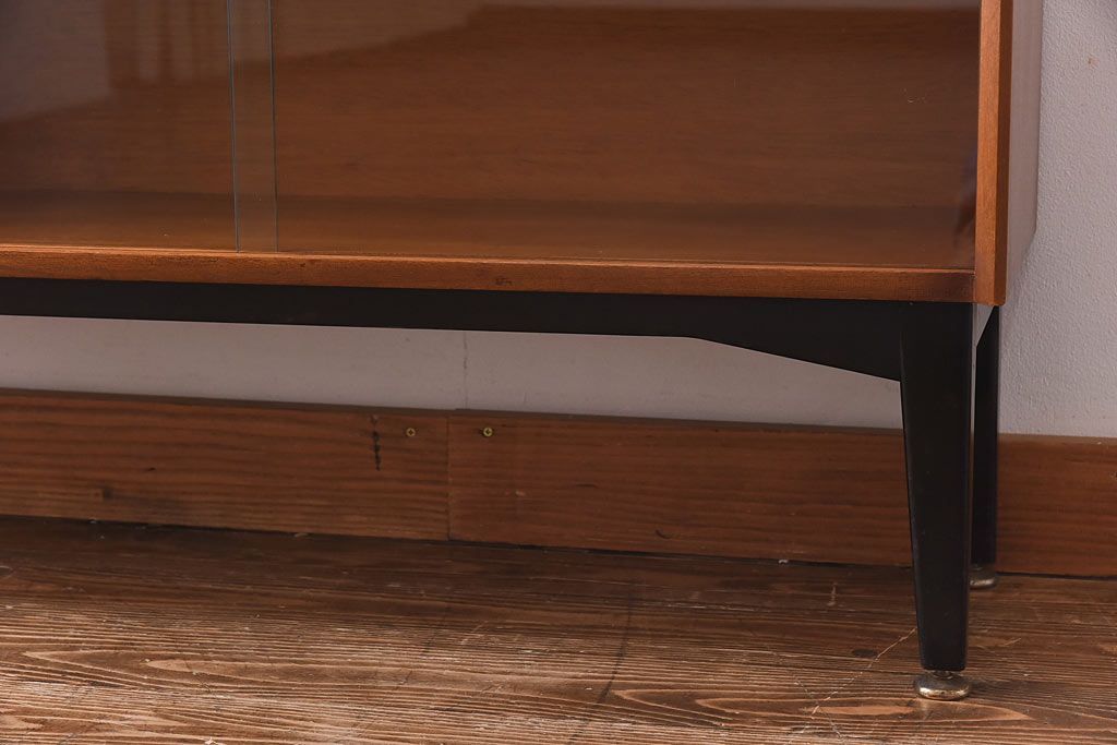 北欧家具　G-PLAN(ジープラン)　BBシリーズ(Black&Brass)のキャビネット(収納棚、サイドキャビネット)