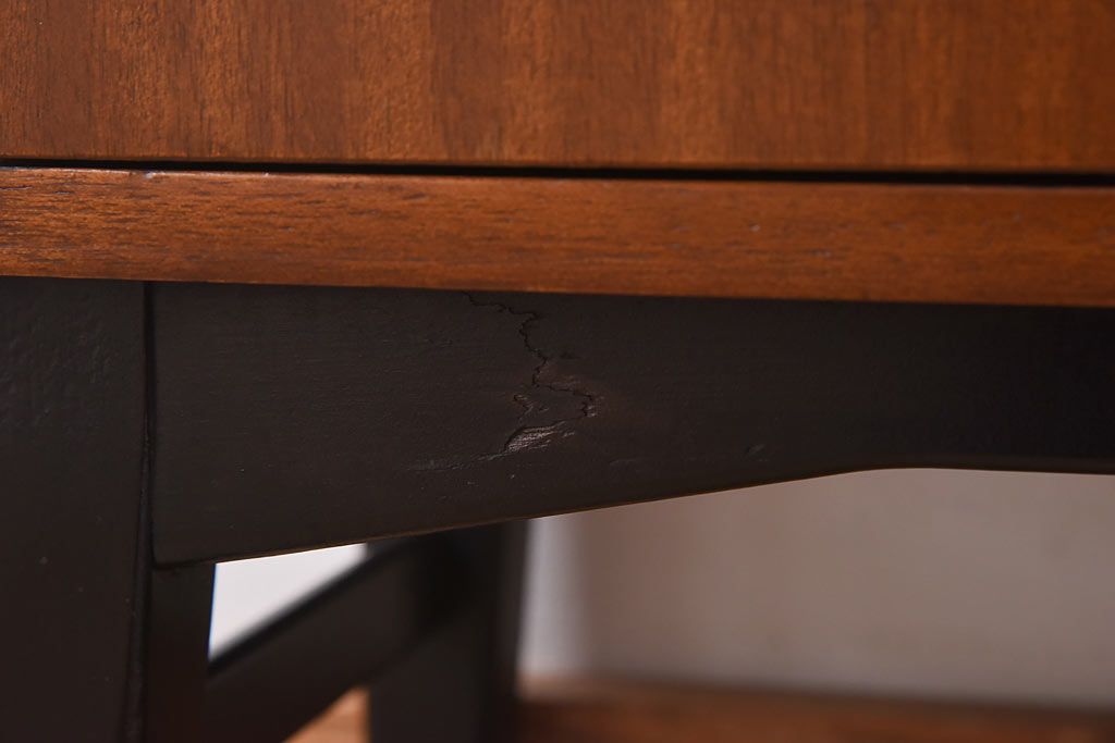 北欧家具　G-PLAN(ジープラン)　BBシリーズ(Black&Brass)のキャビネット(収納棚、サイドキャビネット)