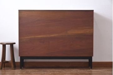 北欧家具　G-PLAN(ジープラン)　BBシリーズ(Black&Brass)のキャビネット(収納棚、サイドキャビネット)